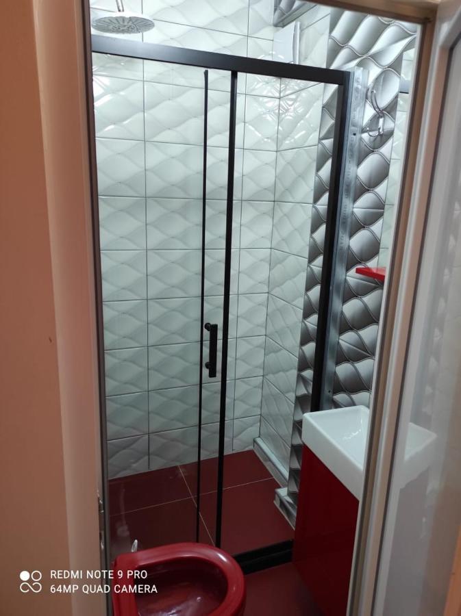 Hostel Heimli Приштина Екстер'єр фото