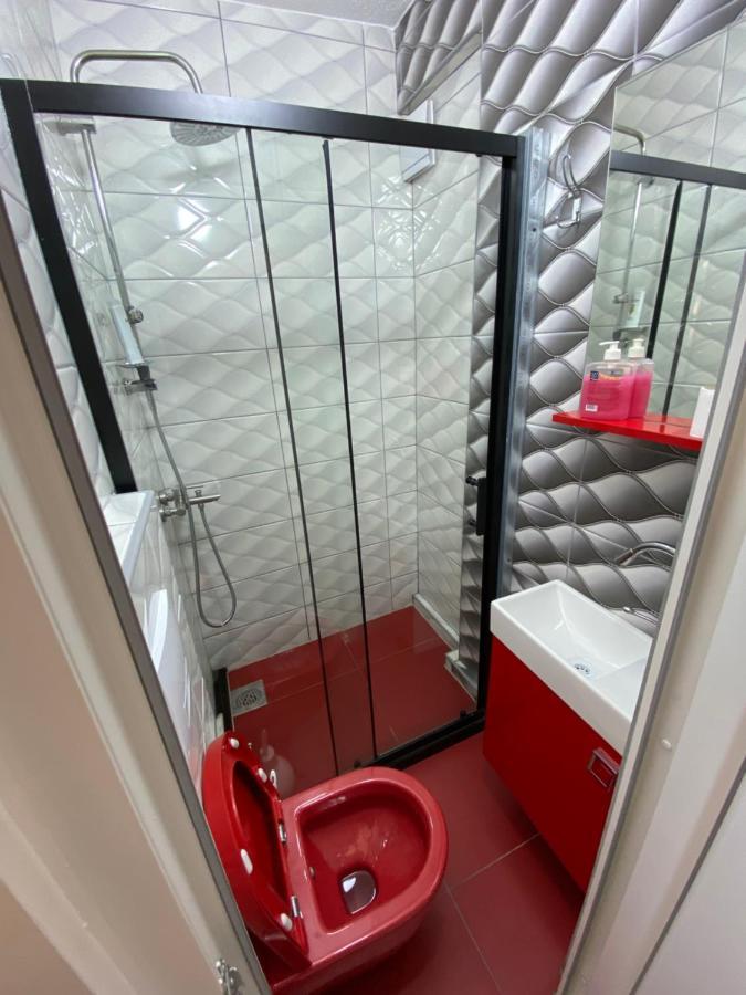 Hostel Heimli Приштина Екстер'єр фото